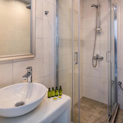 olivetree santorini doubleroom 6